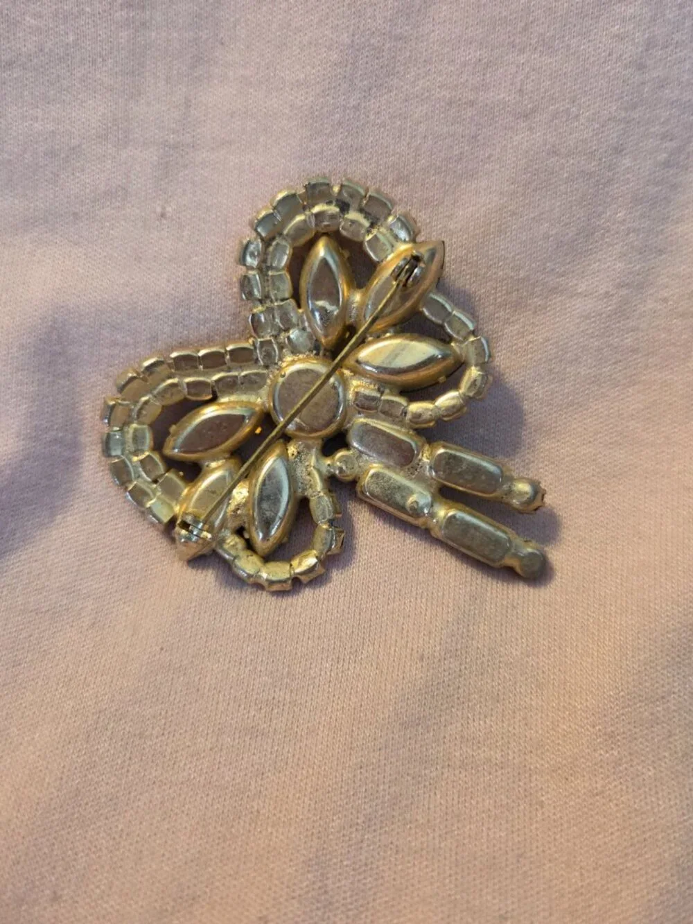 Vintage Green Rhinestone Bow Brooch | Retro Crystal Ribbon Lapel Pin with Aurora